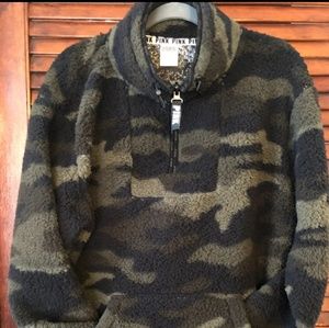 Camo small VS PINK sherpa